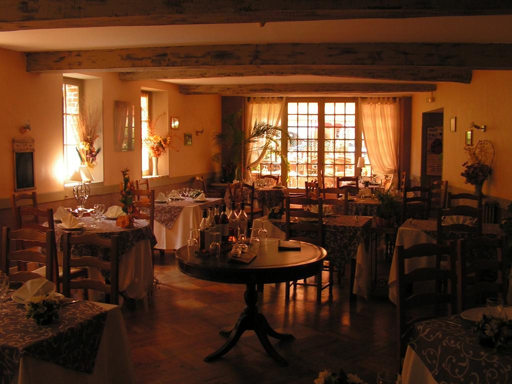 Hotel Restaurant Henri IV Eauze Esterno foto